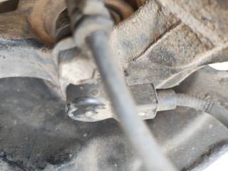 bontott SUZUKI SWIFT III Bal első Csonkállvány Kerékaggyal