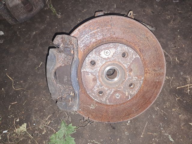 bontott SUZUKI SWIFT III Bal első Csonkállvány Kerékaggyal