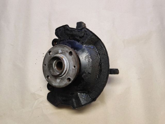 bontott SUZUKI SWIFT III Bal első Csonkállvány Kerékaggyal