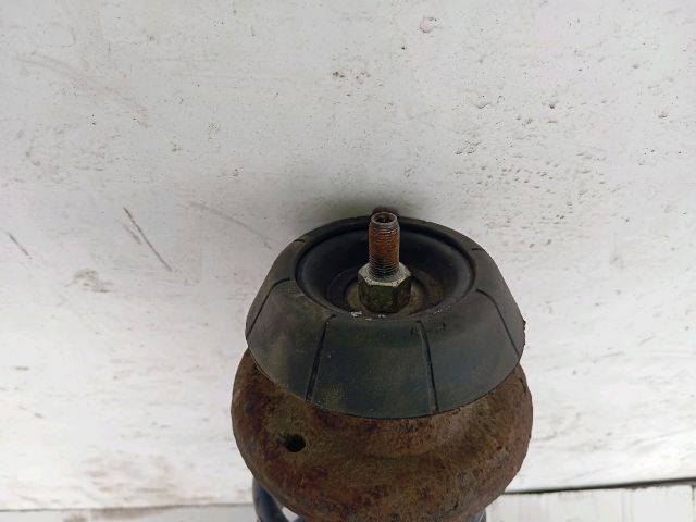 bontott SUZUKI SWIFT III Bal első Csonkállvány Kerékaggyal