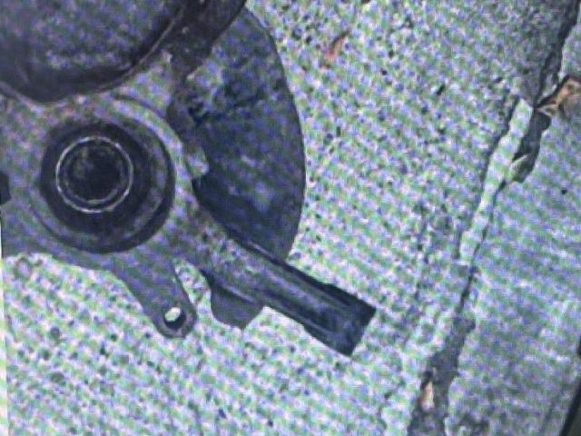 bontott SUZUKI SWIFT III Bal első Csonkállvány