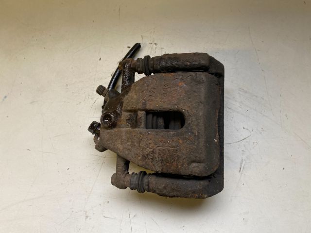 bontott SUZUKI SWIFT III Bal első Féknyereg Munkahengerrel