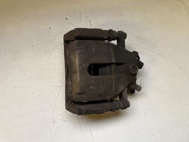 bontott SUZUKI SWIFT III Bal első Féknyereg Munkahengerrel