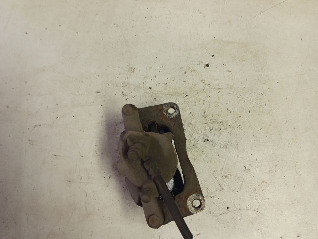 bontott SUZUKI SWIFT III Bal első Féknyereg Munkahengerrel