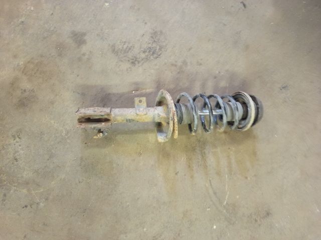 bontott SUZUKI SWIFT III Bal első Gólyaláb (Lengécsillapító, Rugó)