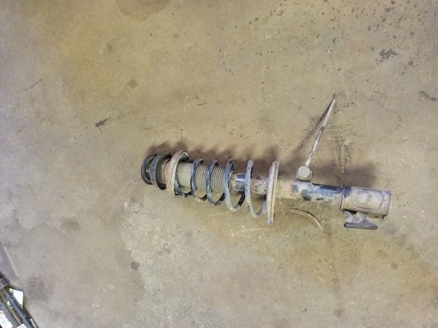 bontott SUZUKI SWIFT III Bal első Gólyaláb (Lengécsillapító, Rugó)