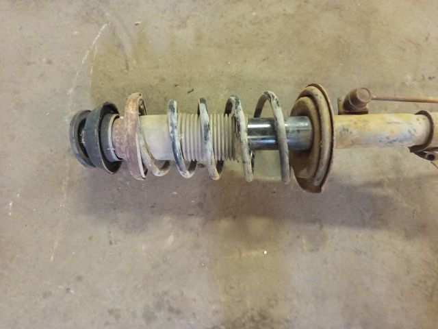 bontott SUZUKI SWIFT III Bal első Gólyaláb (Lengécsillapító, Rugó)