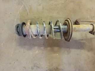 bontott SUZUKI SWIFT III Bal első Gólyaláb (Lengécsillapító, Rugó)