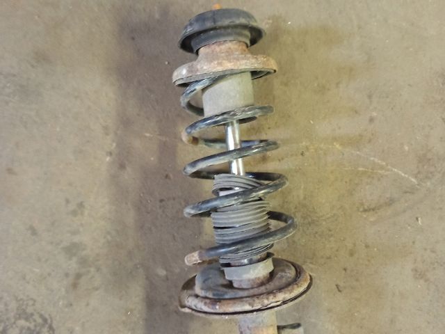 bontott SUZUKI SWIFT III Bal első Gólyaláb (Lengécsillapító, Rugó)