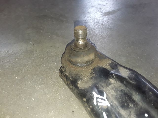 bontott SUZUKI SWIFT III Bal első Lengőkar