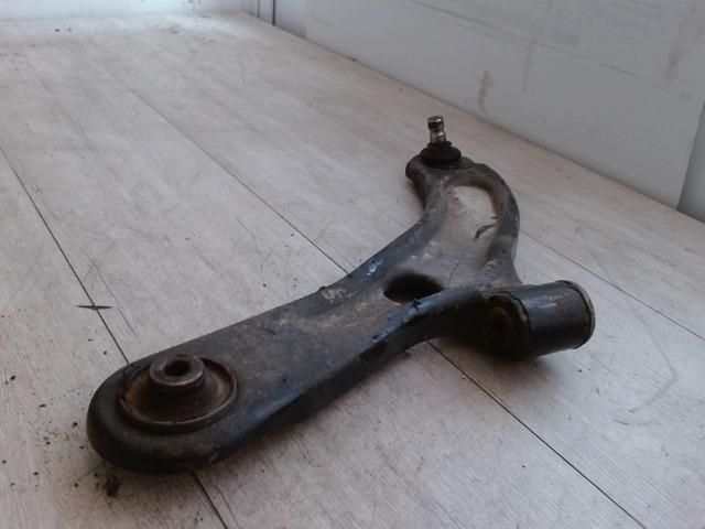 bontott SUZUKI SWIFT III Bal első Lengőkar