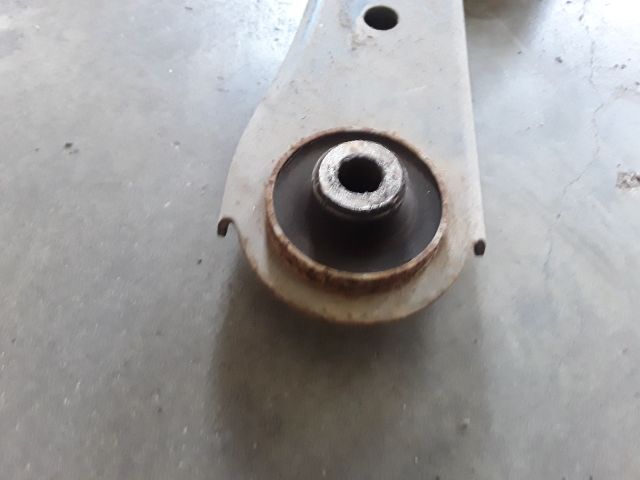 bontott SUZUKI SWIFT III Bal első Lengőkar