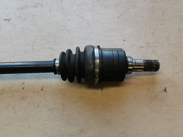 bontott SUZUKI SWIFT III Bal Féltengely