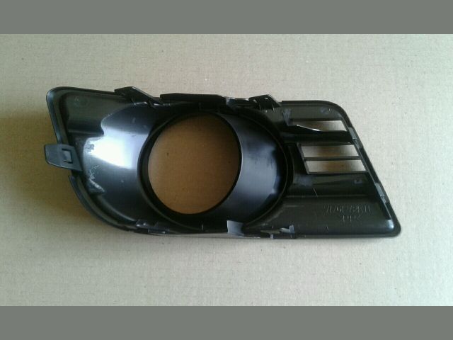 bontott SUZUKI SWIFT III Bal Ködlámpa Rács