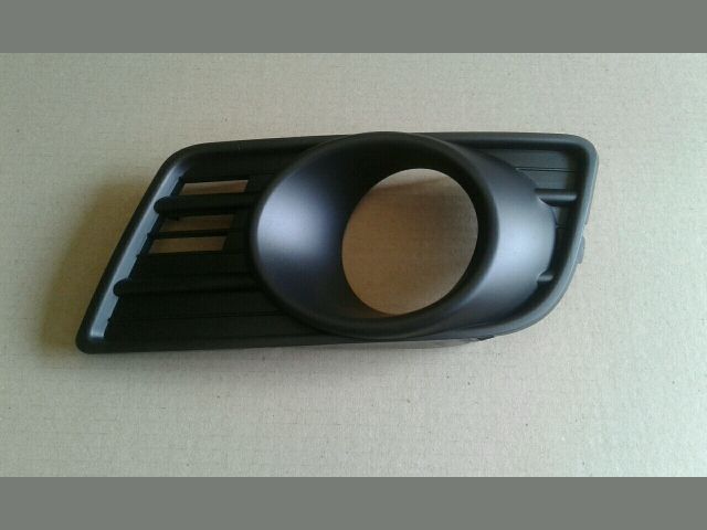 bontott SUZUKI SWIFT III Bal Ködlámpa Rács