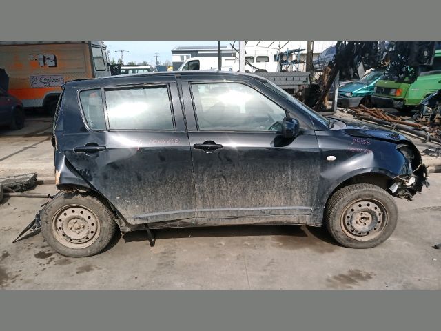 bontott SUZUKI SWIFT III Biztosítéktábla Motortér