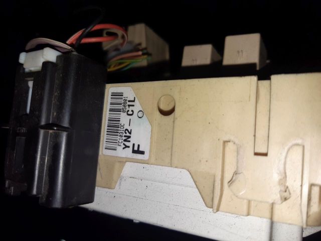 bontott SUZUKI SWIFT III Biztosítéktábla Motortér