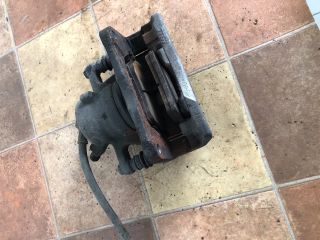 bontott SUZUKI SWIFT III Bal első Féknyereg Munkahengerrel