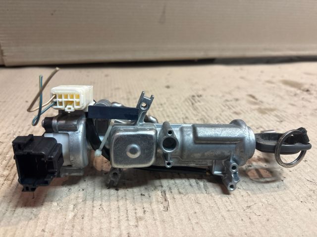 bontott SUZUKI SWIFT III Gyújtáskapcsoló