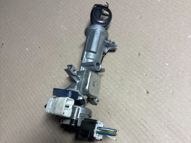 bontott SUZUKI SWIFT III Gyújtáskapcsoló