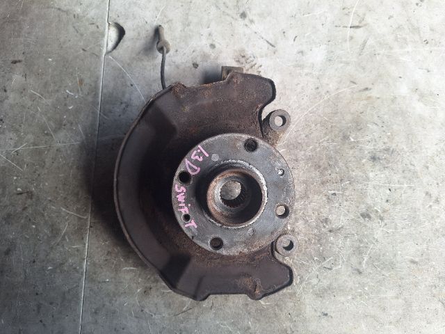 bontott SUZUKI SWIFT III Jobb első Csonkállvány