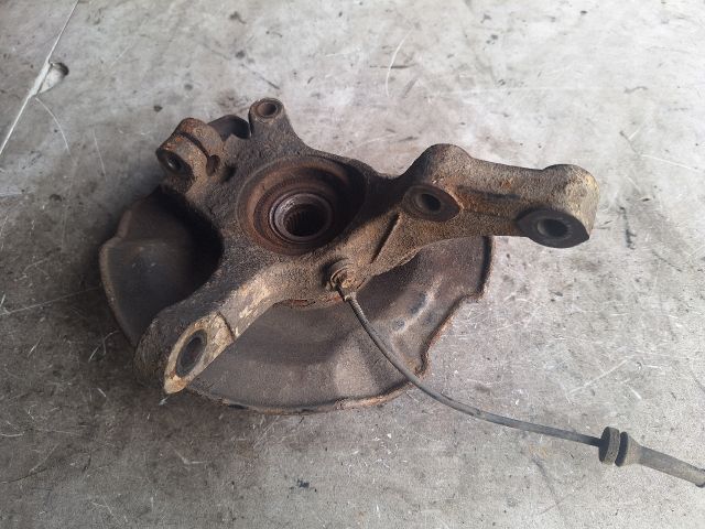 bontott SUZUKI SWIFT III Jobb első Csonkállvány