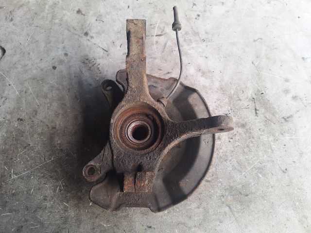 bontott SUZUKI SWIFT III Jobb első Csonkállvány