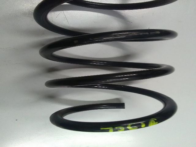 bontott SUZUKI SWIFT III Jobb első Rugó