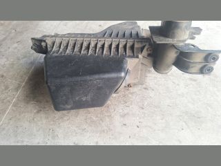 bontott SUZUKI SWIFT III Légszűrő Ház