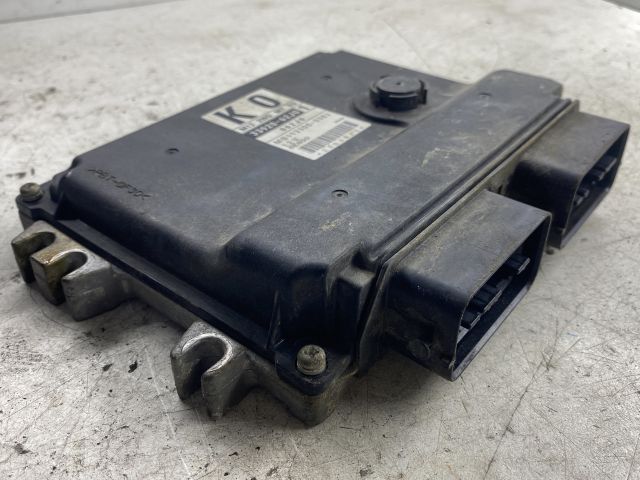 bontott SUZUKI SWIFT III Motorvezérlő