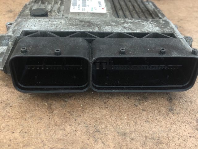 bontott SUZUKI SWIFT III Motorvezérlő