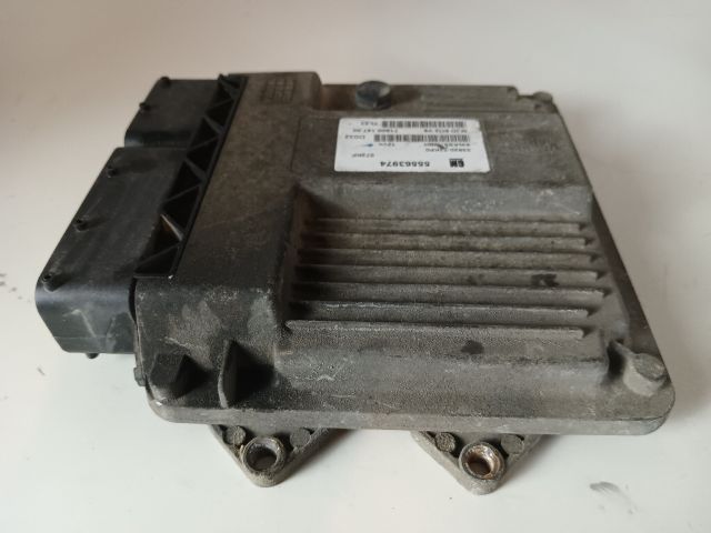 bontott SUZUKI SWIFT III Motorvezérlő