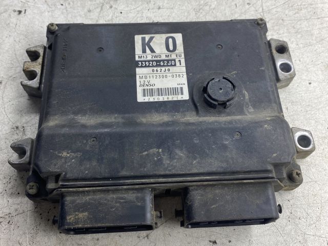 bontott SUZUKI SWIFT III Motorvezérlő