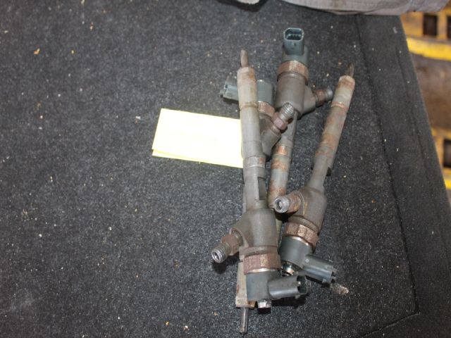 bontott SUZUKI SWIFT III Porlasztó (1 db)