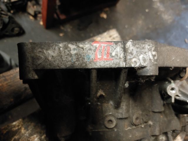 bontott SUZUKI SWIFT III Váltó (Mechanikus)