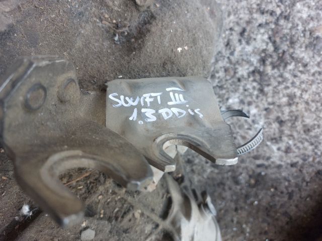 bontott SUZUKI SWIFT III Váltó (Mechanikus)