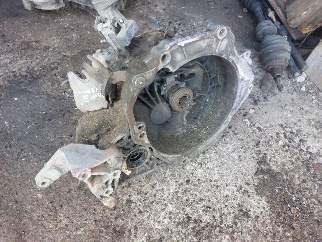 bontott SUZUKI SWIFT III Váltó (Mechanikus)