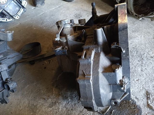 bontott SUZUKI SWIFT III Váltó (Mechanikus)