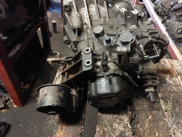 bontott SUZUKI SWIFT III Váltó (Mechanikus)