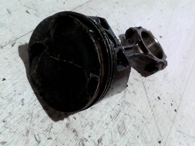 bontott SUZUKI SWIFT III Dugattyú és Hajtókar