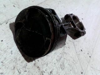 bontott SUZUKI SWIFT III Dugattyú és Hajtókar