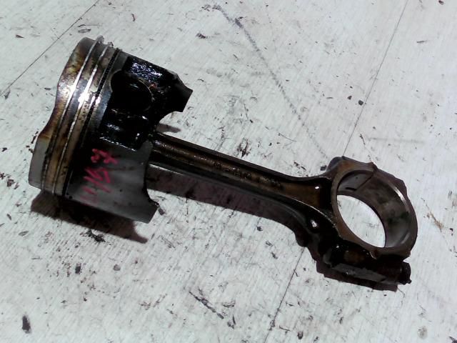 bontott SUZUKI SWIFT III Dugattyú és Hajtókar