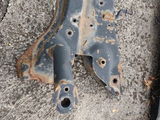 bontott SUZUKI SWIFT III Első Bölcső