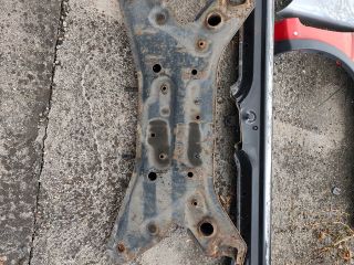 bontott SUZUKI SWIFT III Első Bölcső