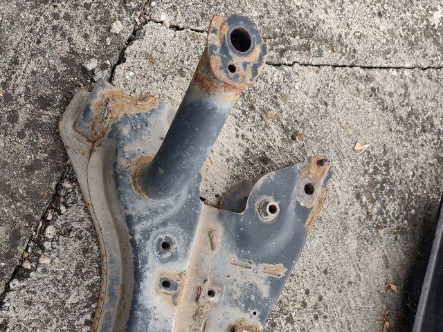 bontott SUZUKI SWIFT III Első Bölcső