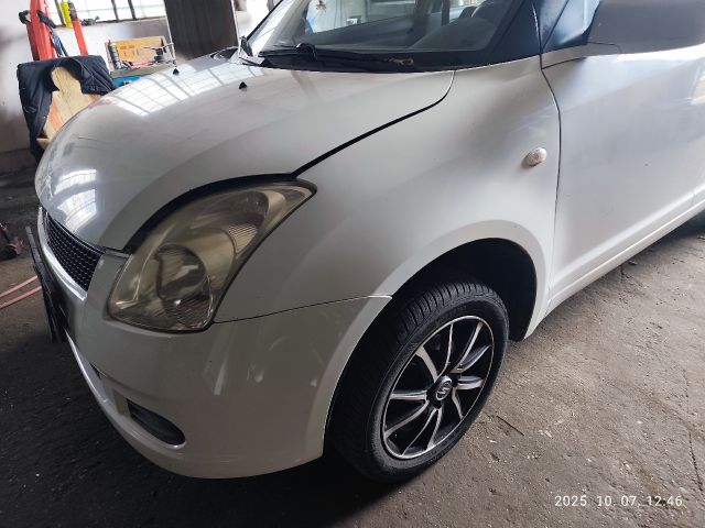bontott SUZUKI SWIFT III Generátor