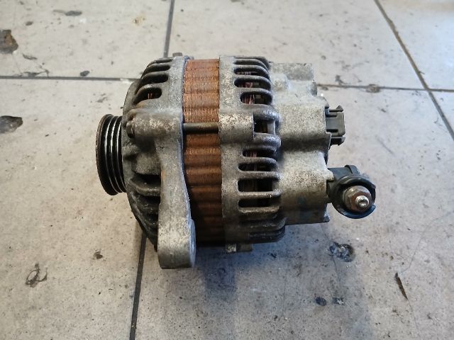 bontott SUZUKI SWIFT III Generátor