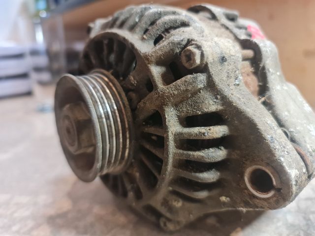 bontott SUZUKI SWIFT III Generátor