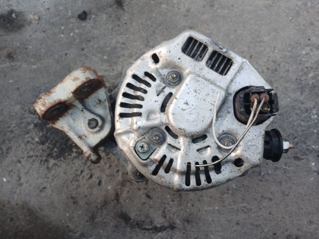 bontott SUZUKI SWIFT III Generátor