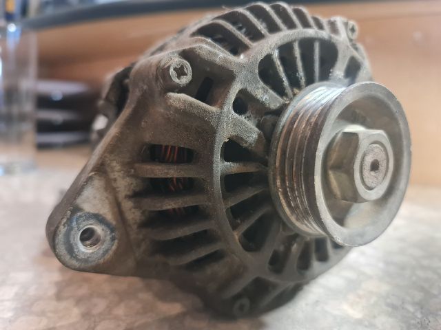 bontott SUZUKI SWIFT III Generátor